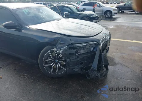 2024 BMW 740I xDrive z USA, uszkodzony, nr VIN WBA33EH07RCP70419